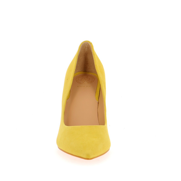 Guess Pumps