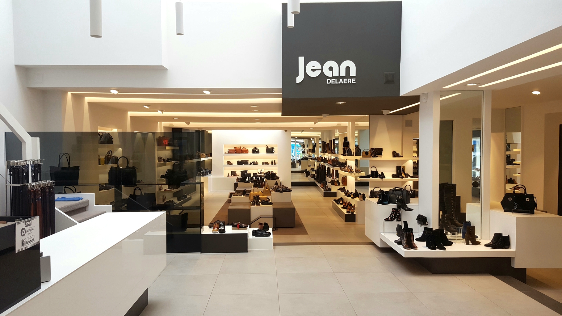 Schoenenwinkel in Ronse van Jean Delaere