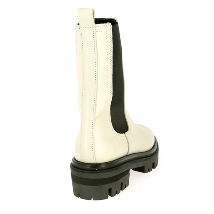 Alpe boots milk