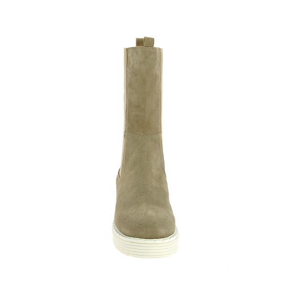 Marian Boots