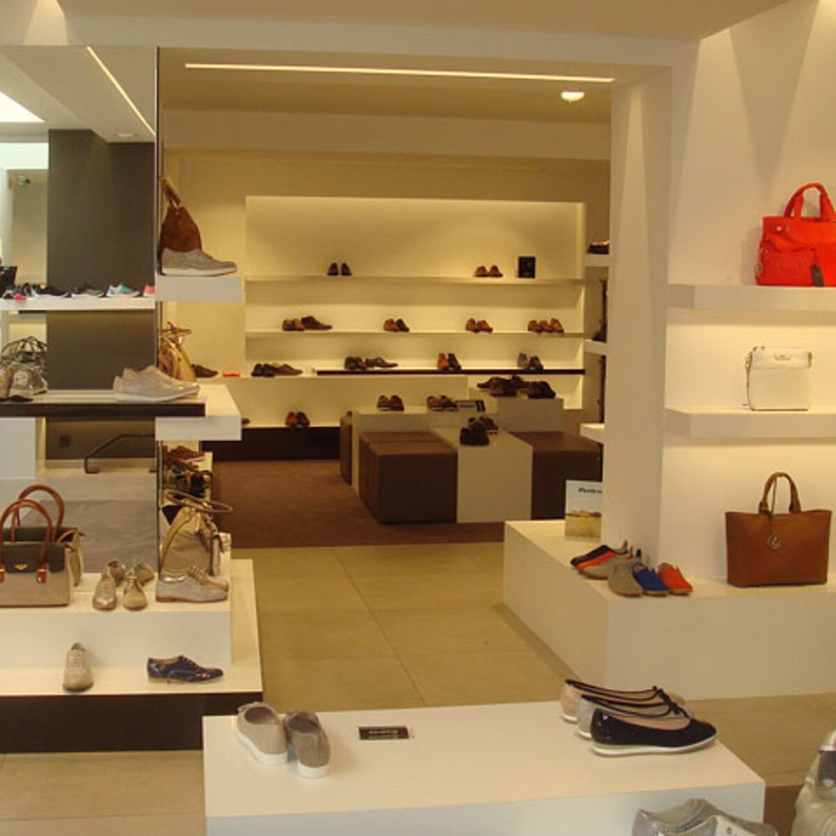 Découvrez notre magasin de chaussures à Renaix