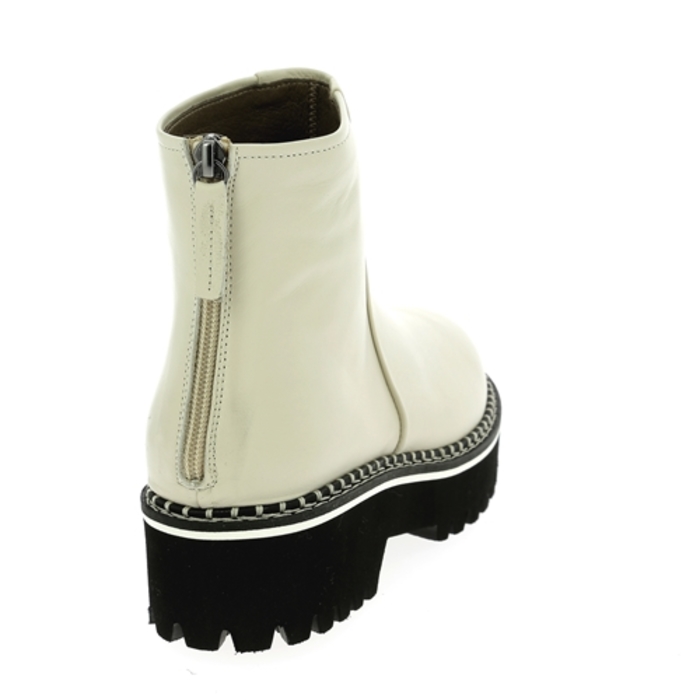 J'hay boots milk
