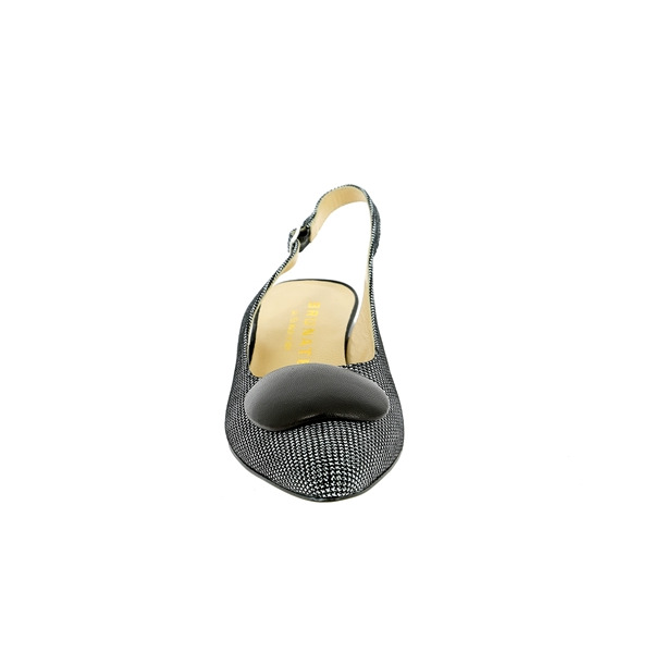 Brunate Pumps