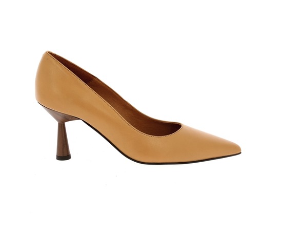 Angel Alarcon Pumps camel