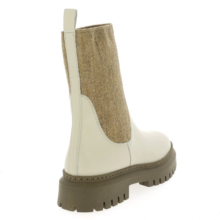 Dlsport boots milk milk