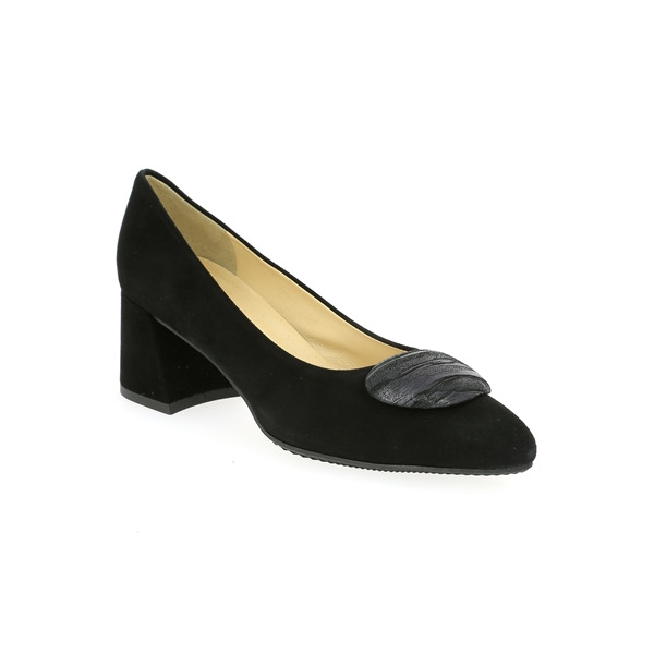Brunate Pumps