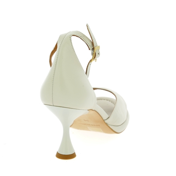 Angel Alarcon sandalen milk milk