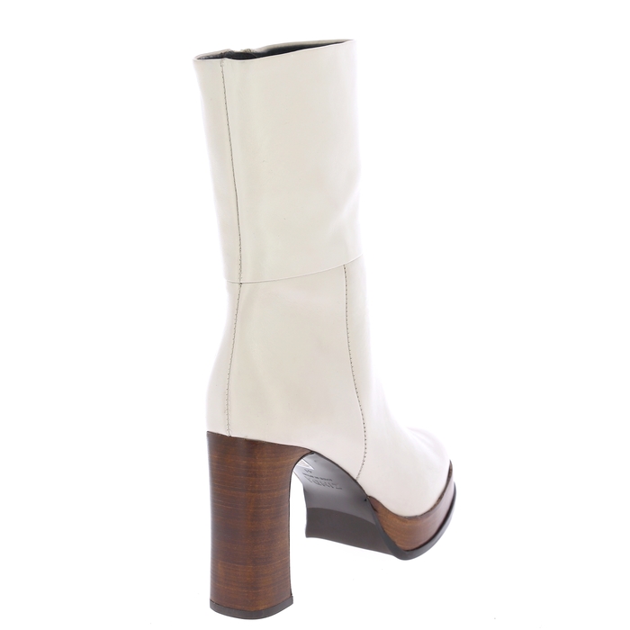 Zinda boots milk