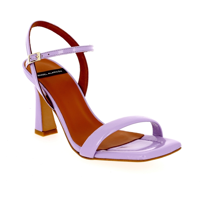 Angel Alarcon sandalen milk