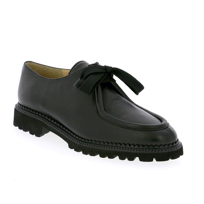 Brunate veterschoenen bruin