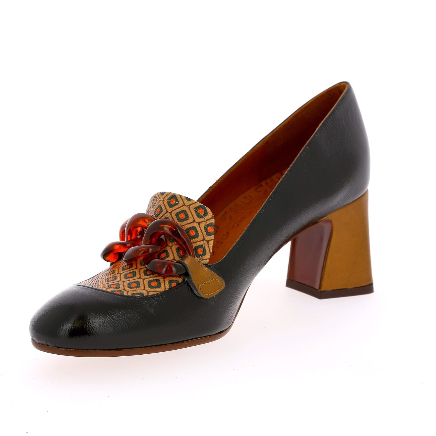 Zoom Chie Mihara décolletés