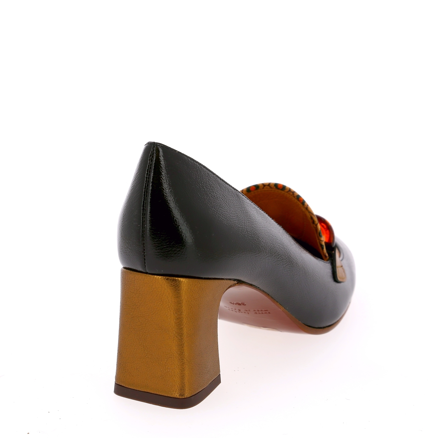 Zoom Chie Mihara décolletés