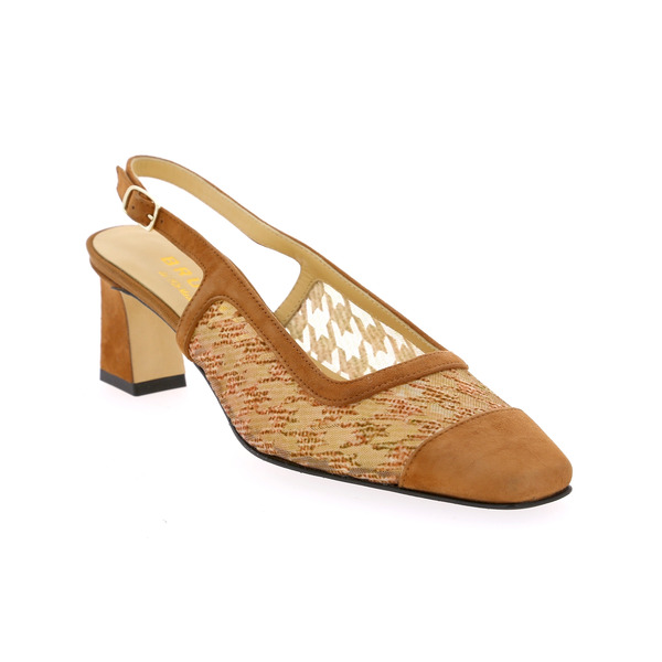 Brunate Pumps