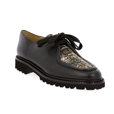 Brunate veterschoenen zwart