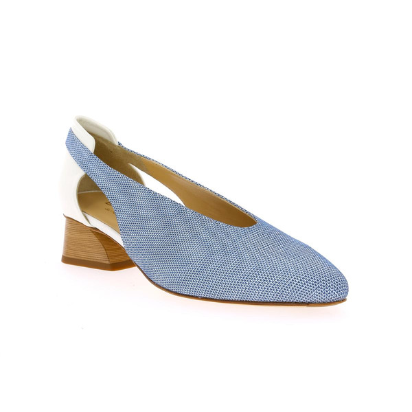 Brunate Pumps