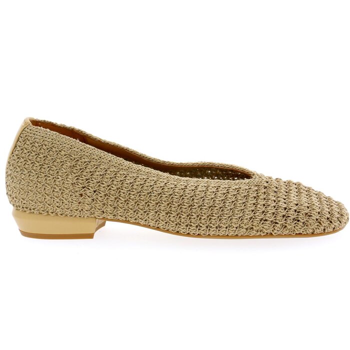 Ballerinas Angel Alarcon camel