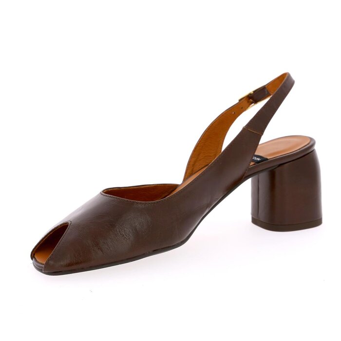 Pumps Angel Alarcon bruin