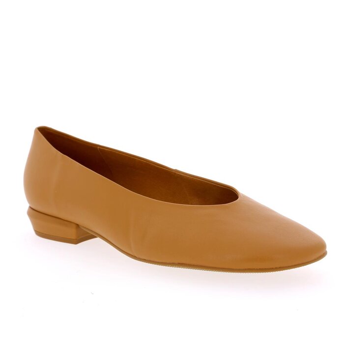 Ballerinas Angel Alarcon camel