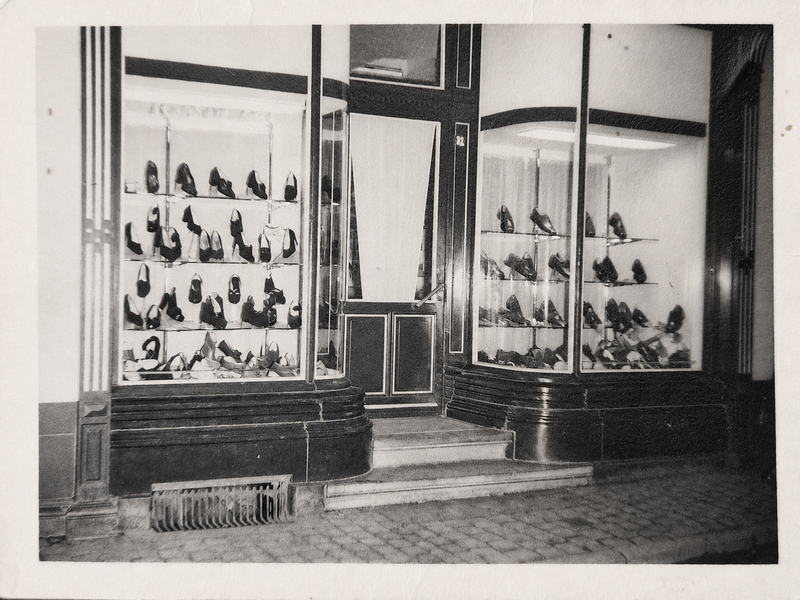Jeanne Delaere opent een eerste schoenwinkel te Ronse