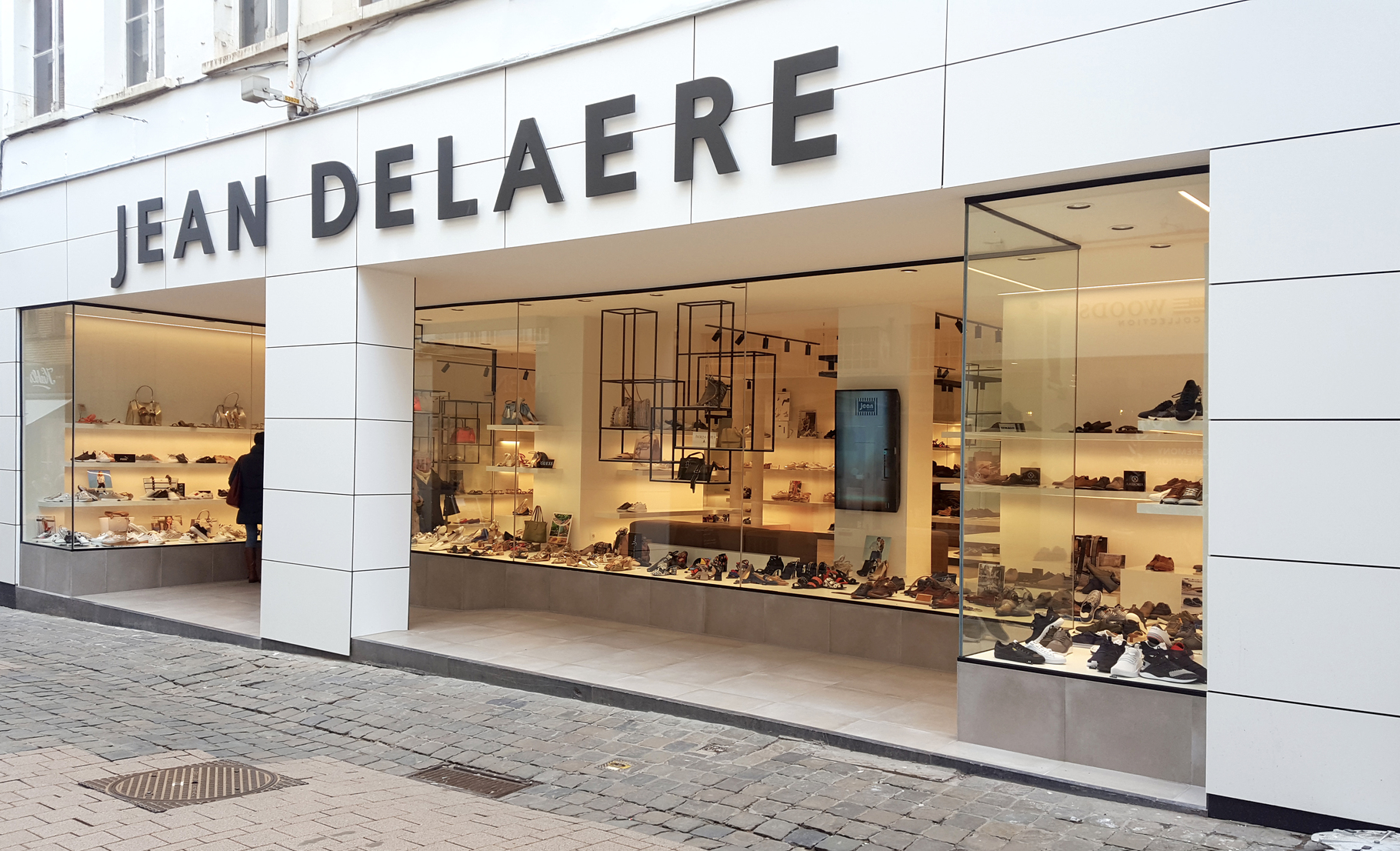 verontreiniging mijn rekruut Schoenenwinkel in Gent van Jean Delaere